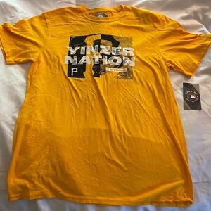 Men’s large yellow “yinzer nation” Pittsburgh Pirates Majestic tee